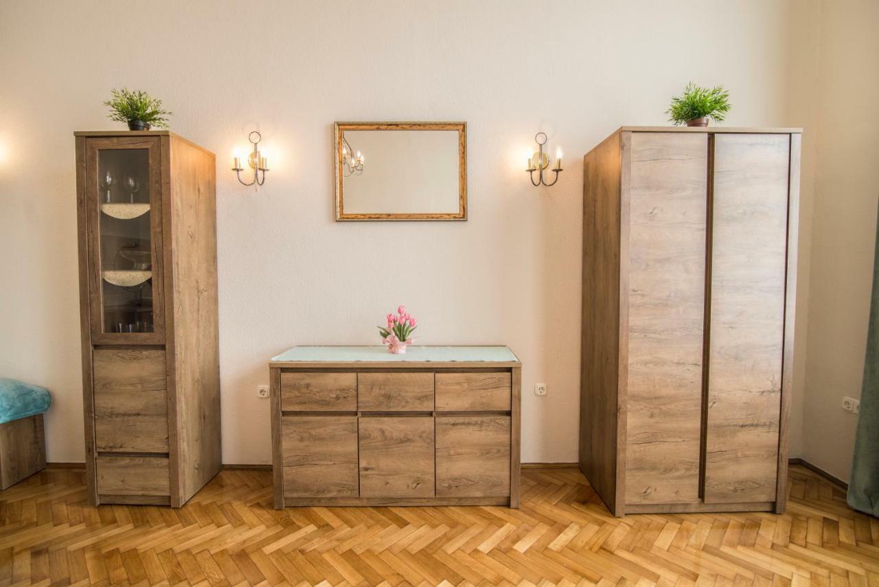 Suzy Apartman Эгер Экстерьер фото