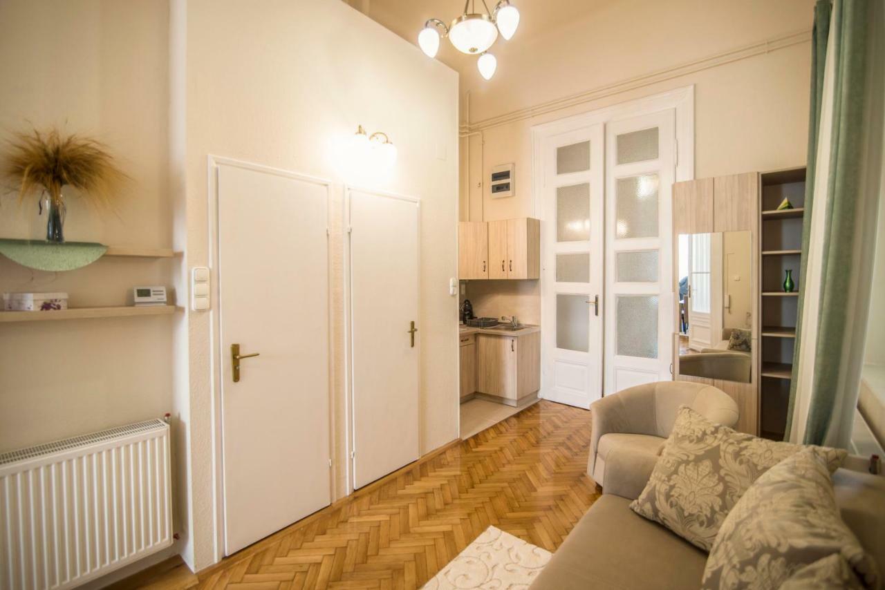 Suzy Apartman Эгер Экстерьер фото