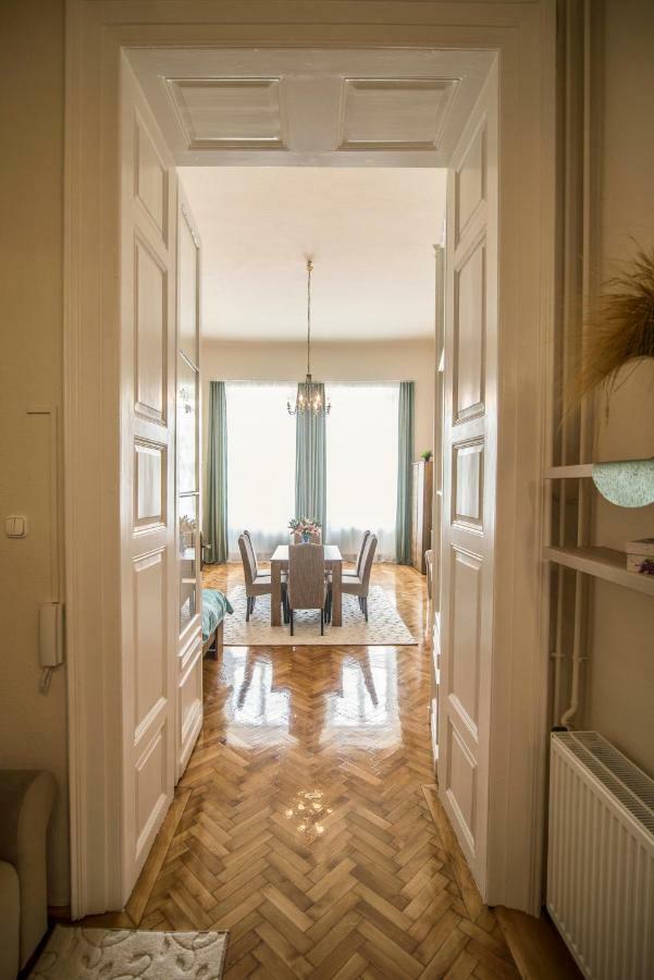 Suzy Apartman Эгер Экстерьер фото