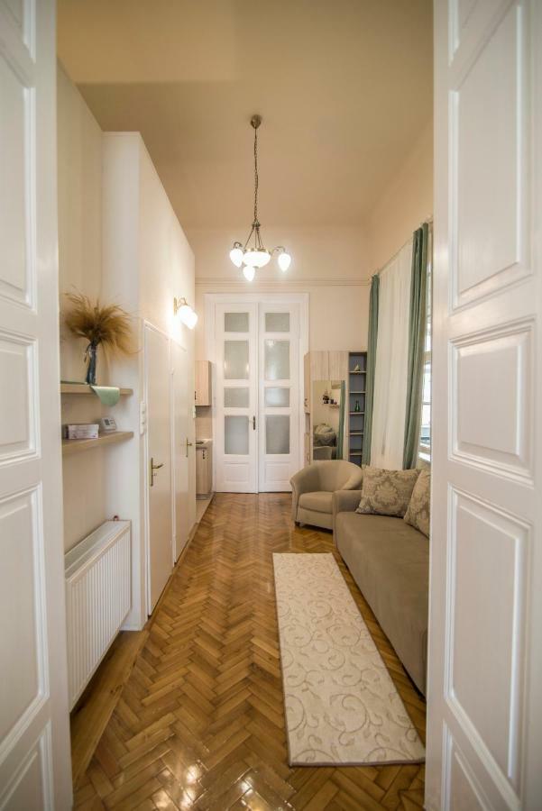 Suzy Apartman Эгер Экстерьер фото