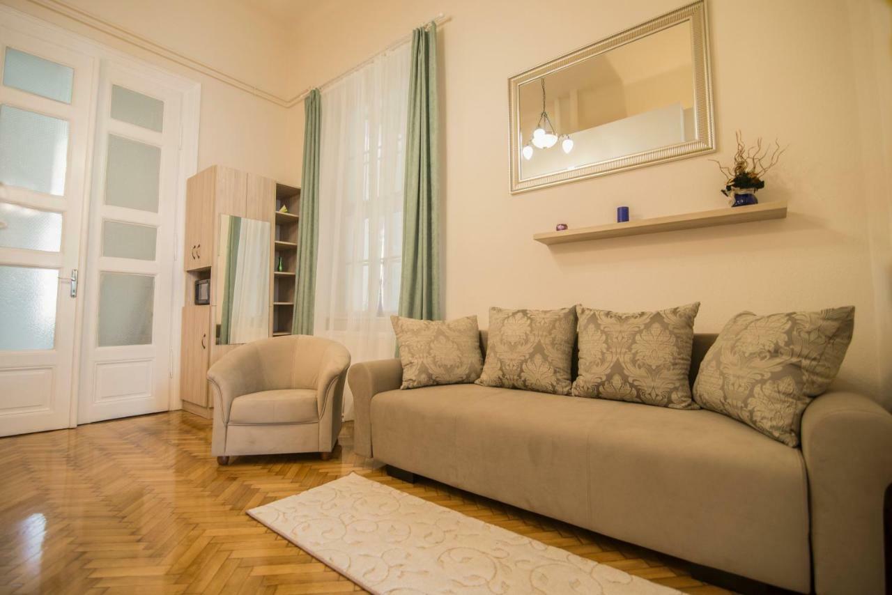 Suzy Apartman Эгер Экстерьер фото