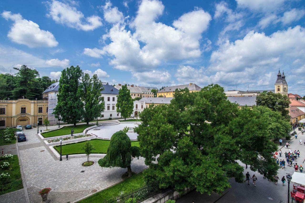 Suzy Apartman Эгер Экстерьер фото