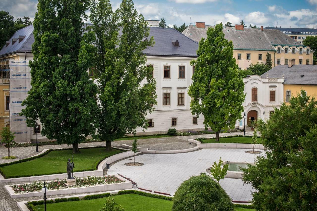 Suzy Apartman Эгер Экстерьер фото